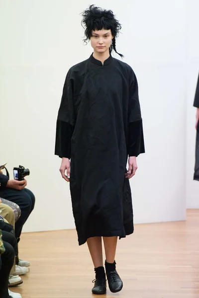 Look 10